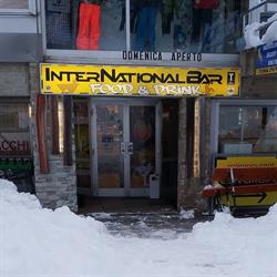 Bar International, Mezzana orari di apertura