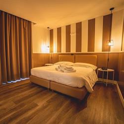Hotel Continental Di Spatolisano Vencenzo, Reggio Calabria orari di apertura