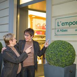 L'emporio Di Albate Di Zuccala' Manuela, Como orari di apertura