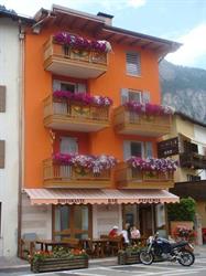 B&B Agostini Pizzeria Ristorante, Fai della Paganella orari di apertura