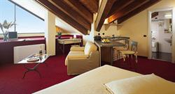 Art & Hotel, Stezzano orari di apertura