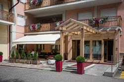 Albergo Hotel Sacro Cuore, Cavalese orari di apertura
